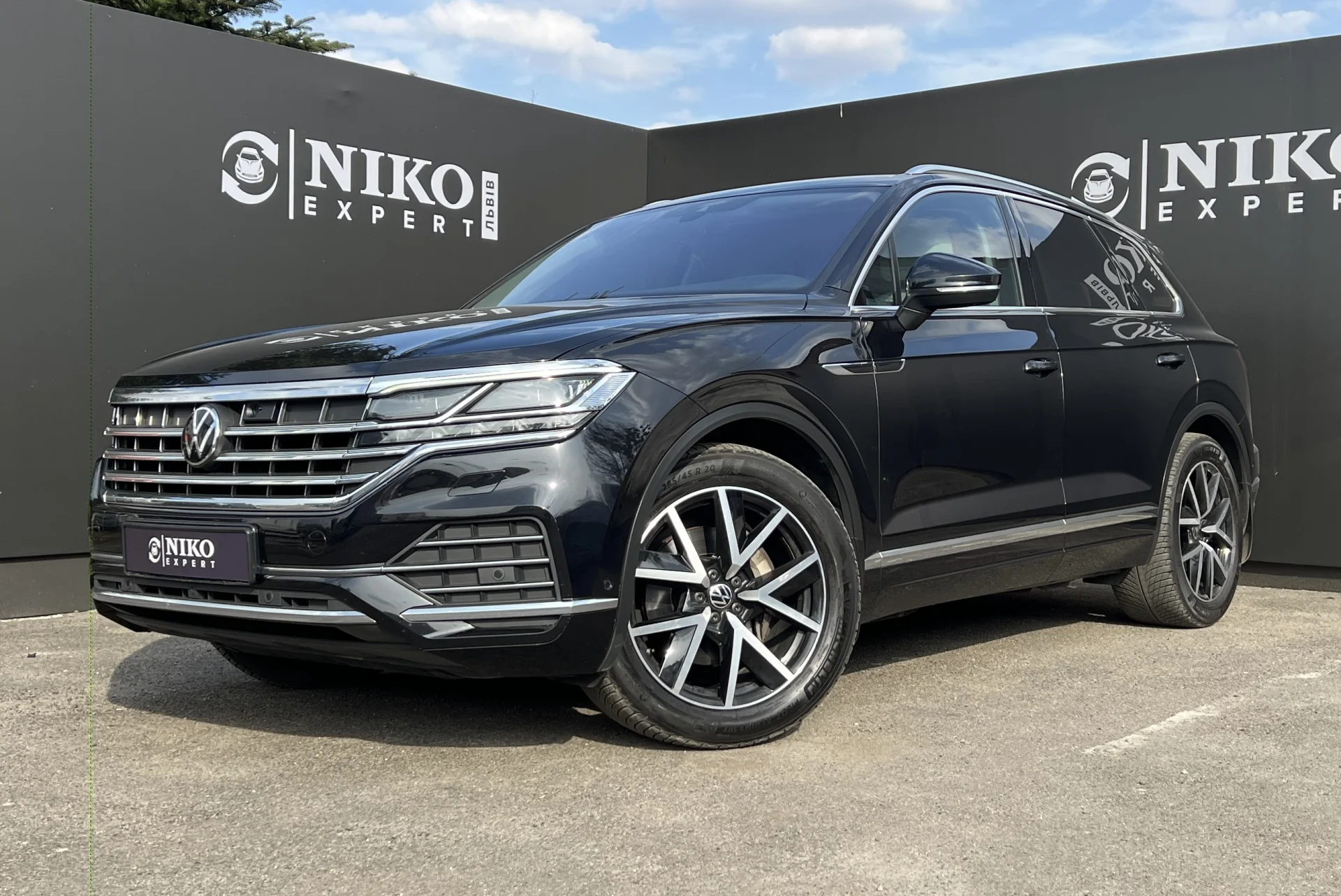 Volkswagen Touareg R (2021)