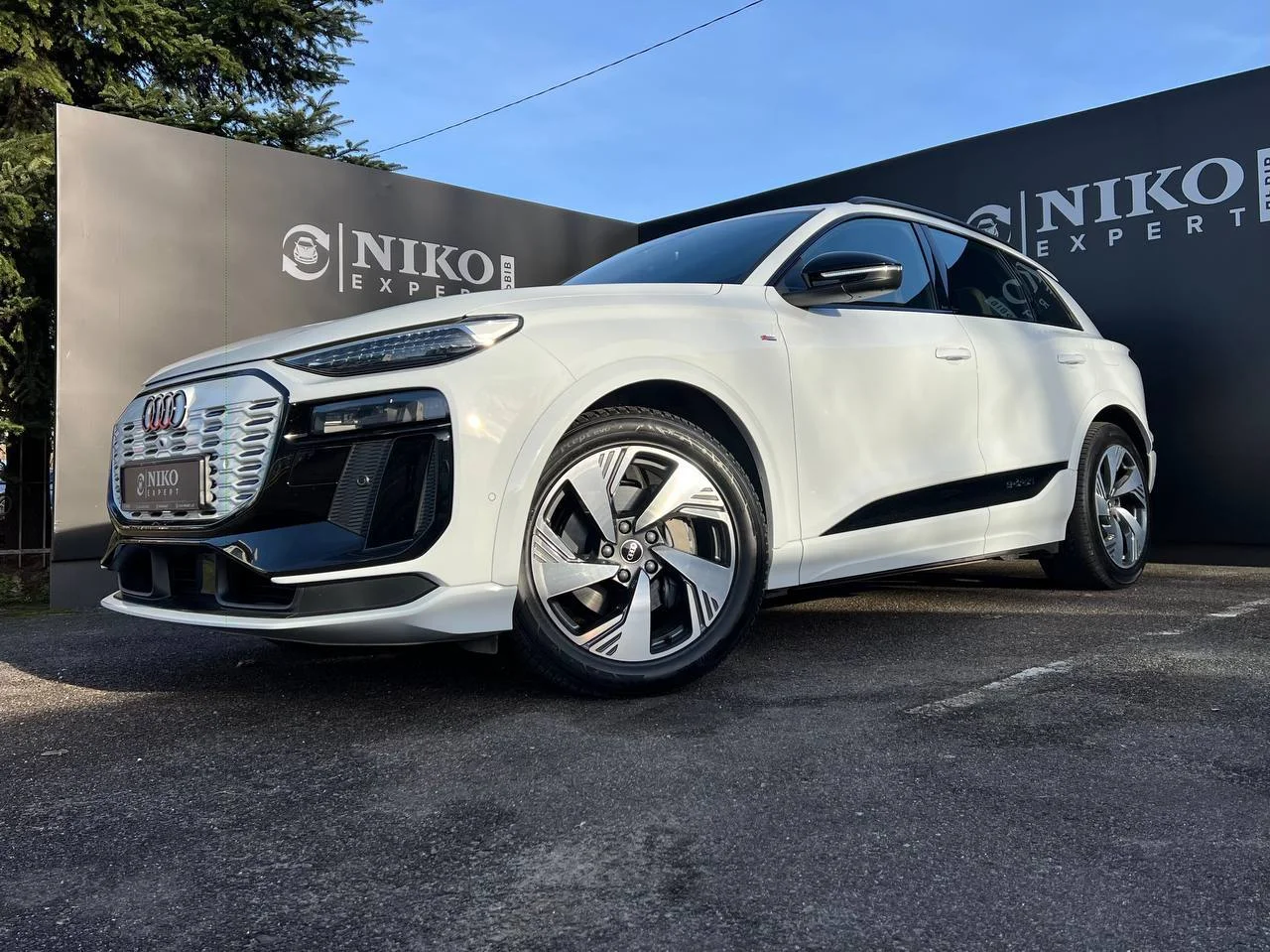 Audi Q6 e-tron (2025)