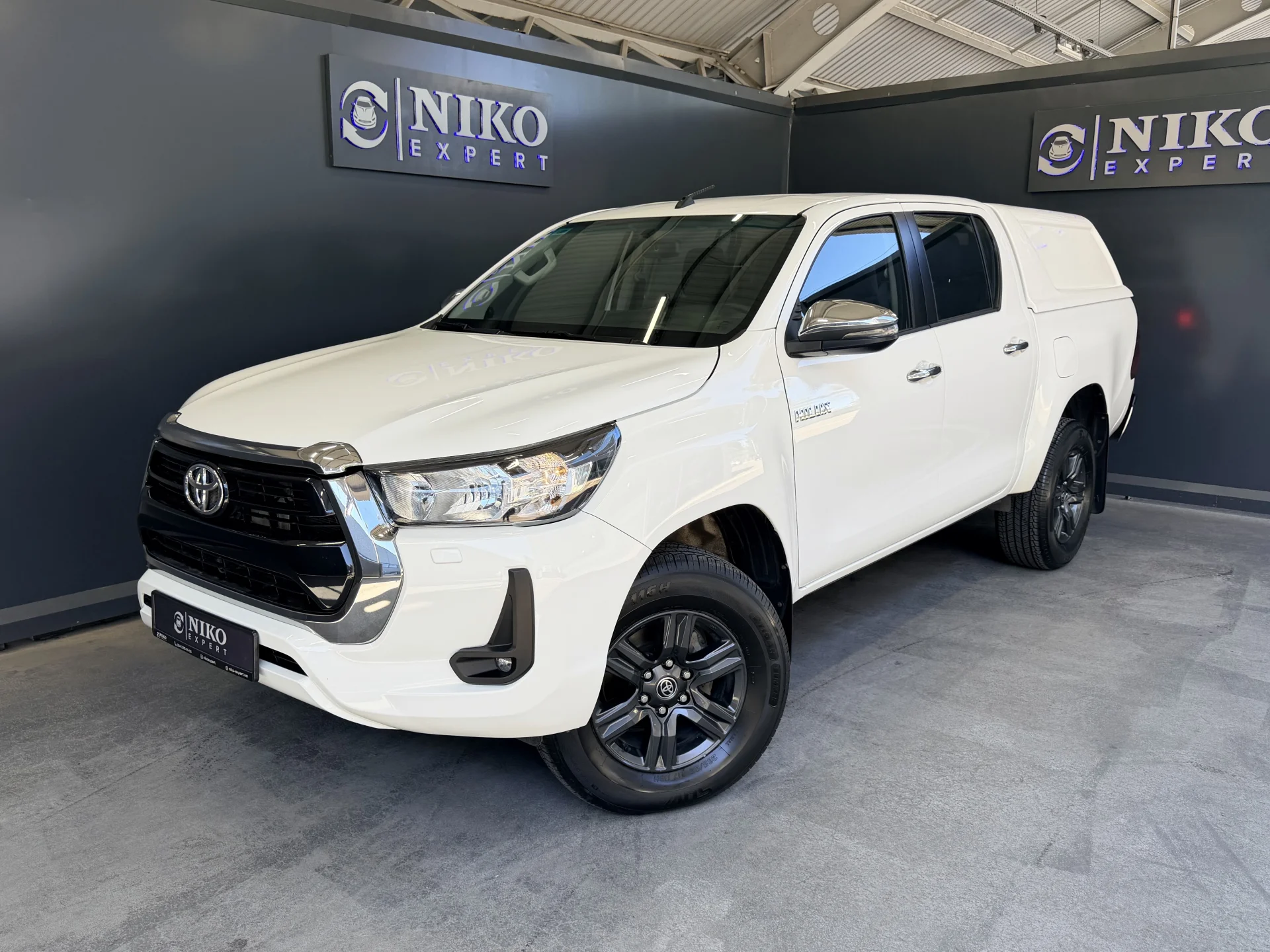 Toyota Hilux (2023)
