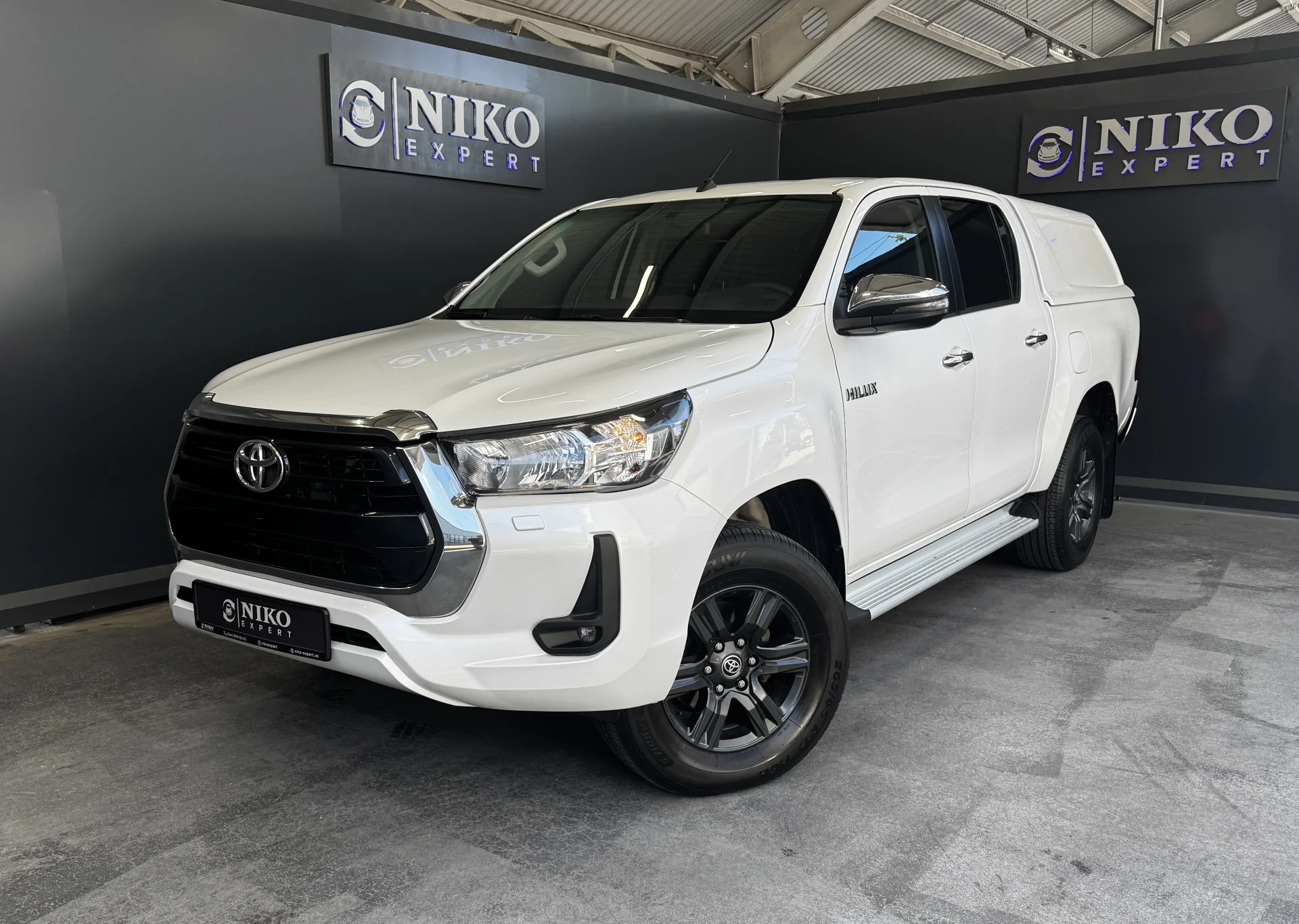 Toyota Hilux (2023)