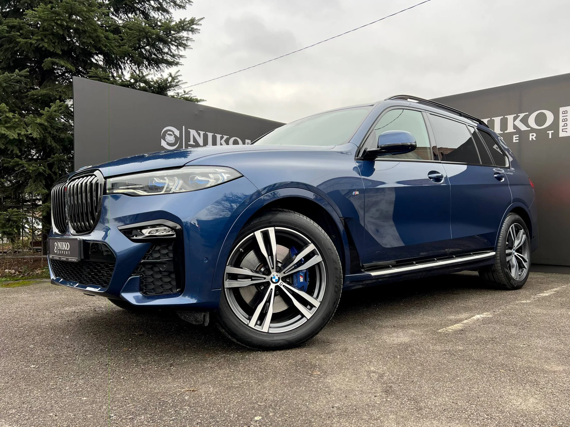 BMW X7 (2021)